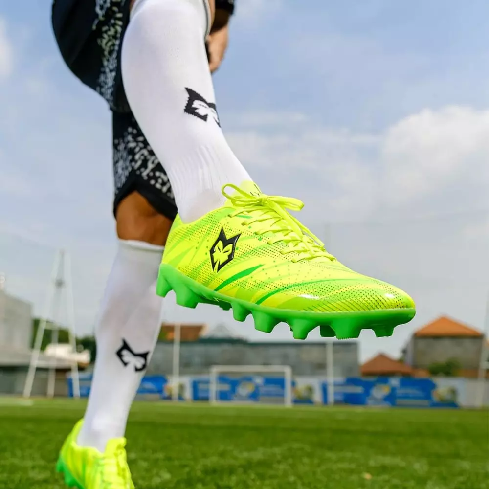 sepatu bola